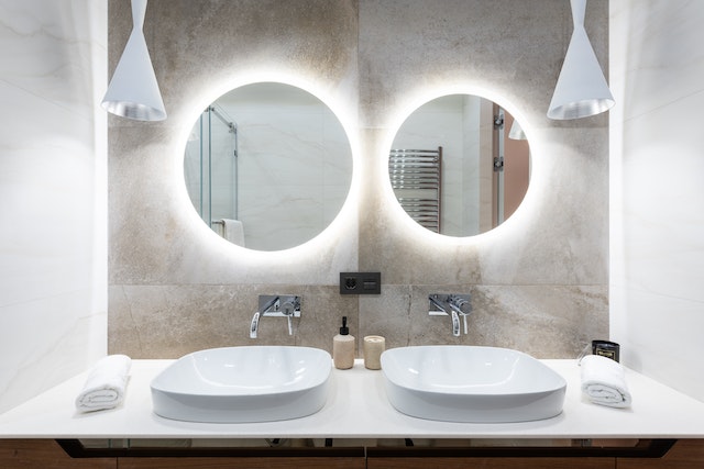 L’installation de miroirs décoratifs, quelques idées et techniques pour votre intérieur